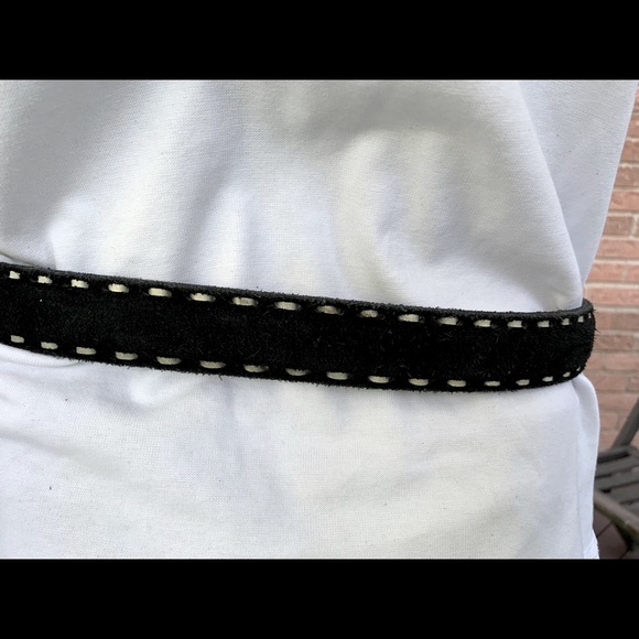 Black real suede leather belt witb white stich details on both edges 85 cm S-M - Picture 3 of 8